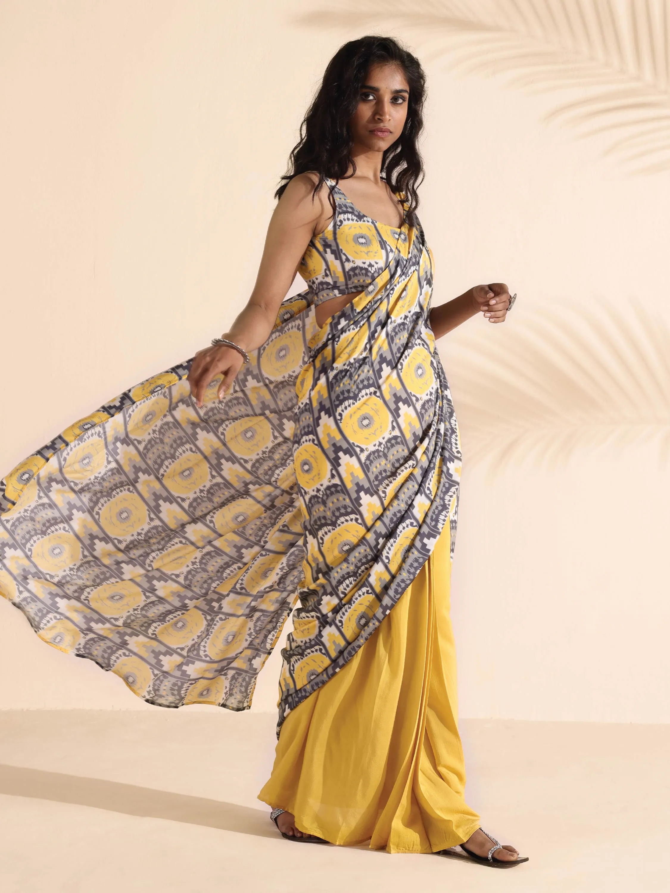 trueBrowns Yellow Muslin Ikat Ready to Wear Saree
