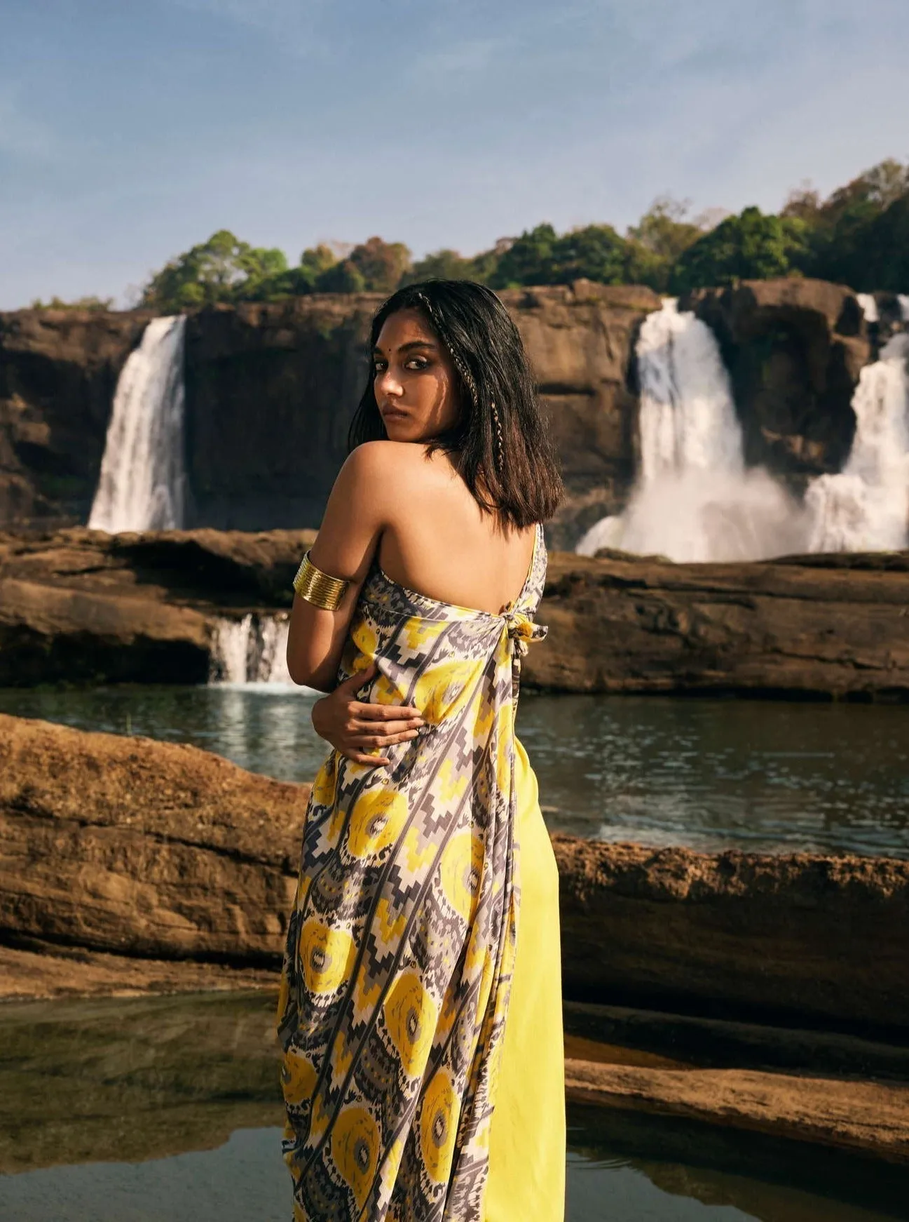 trueBrowns Yellow Muslin Ikat Ready to Wear Saree
