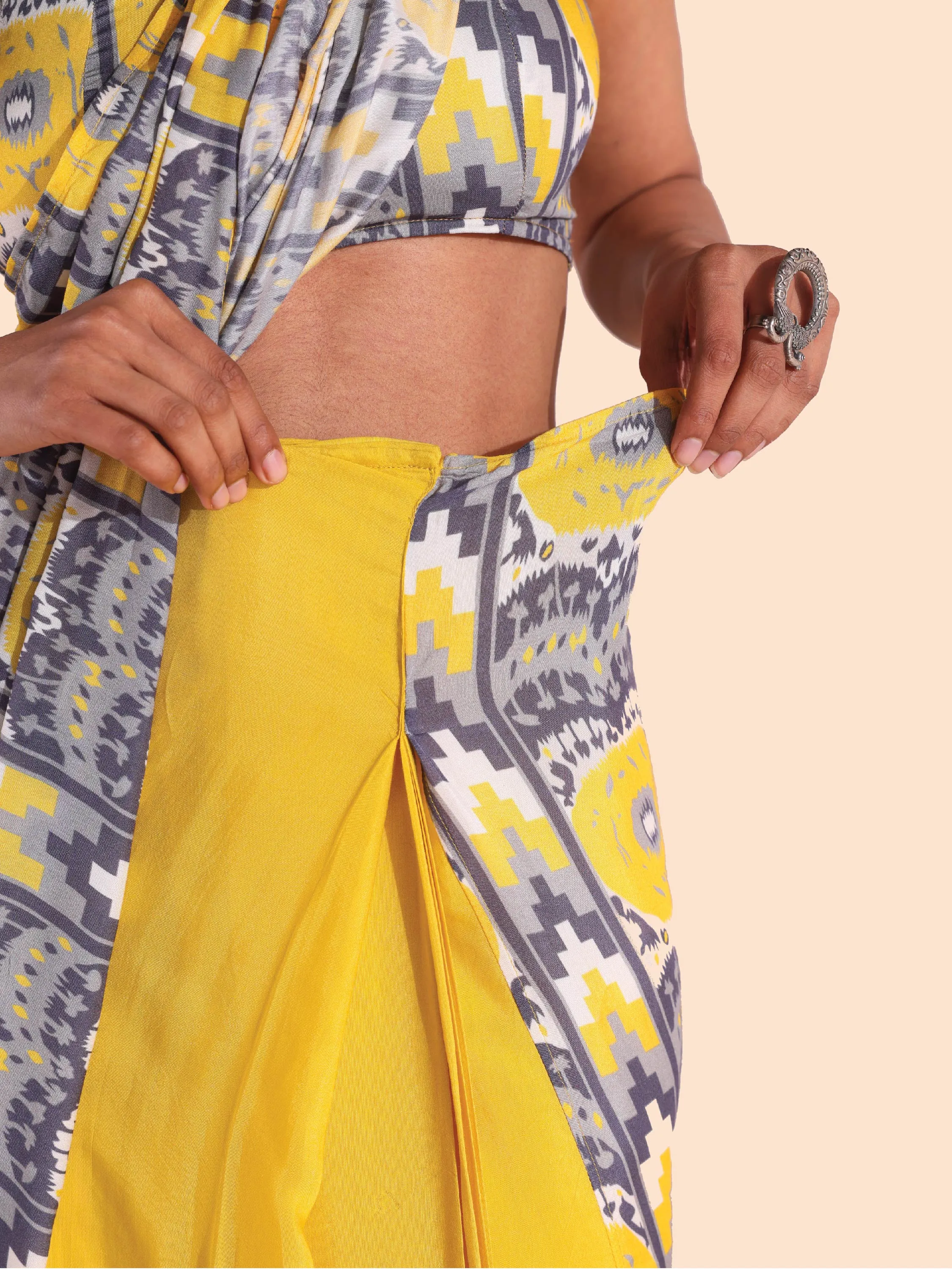 trueBrowns Yellow Muslin Ikat Ready to Wear Saree